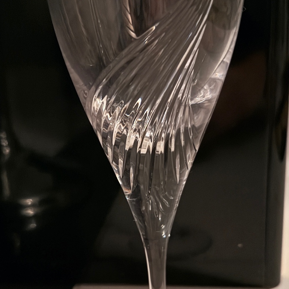 Elegant Atlantis Flight Crystal Wine Glass